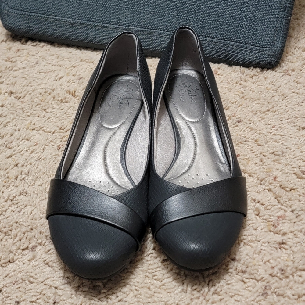 Dress shoes